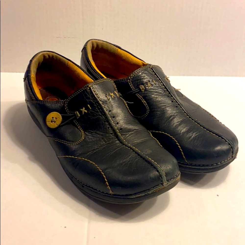 Black Leather Slip-on Clark’s- Size 9
